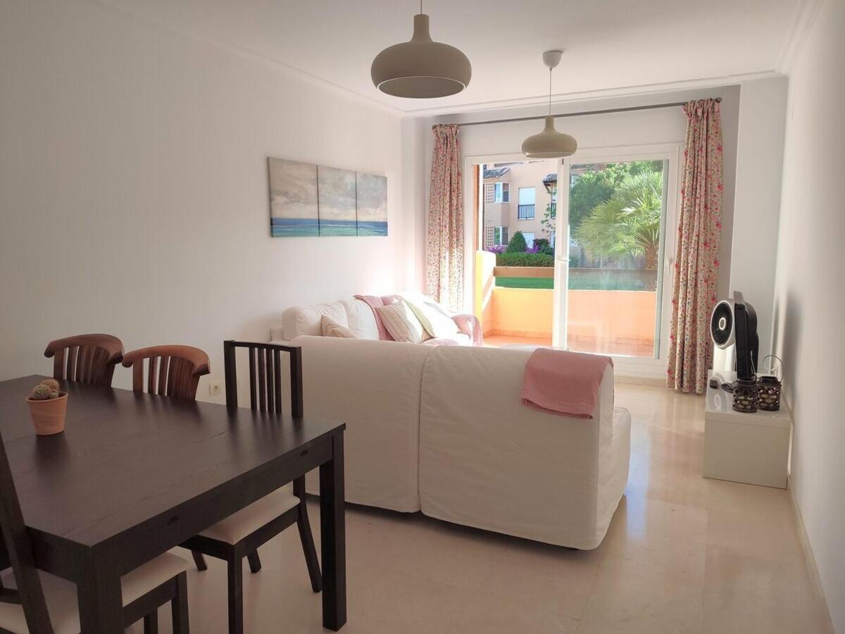 Casares Del Sol Apartment Екстериор снимка