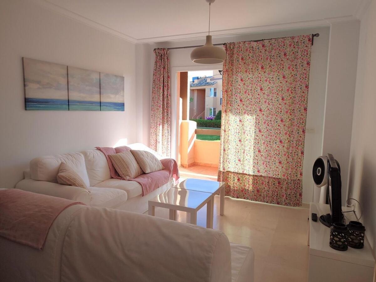 Casares Del Sol Apartment Екстериор снимка