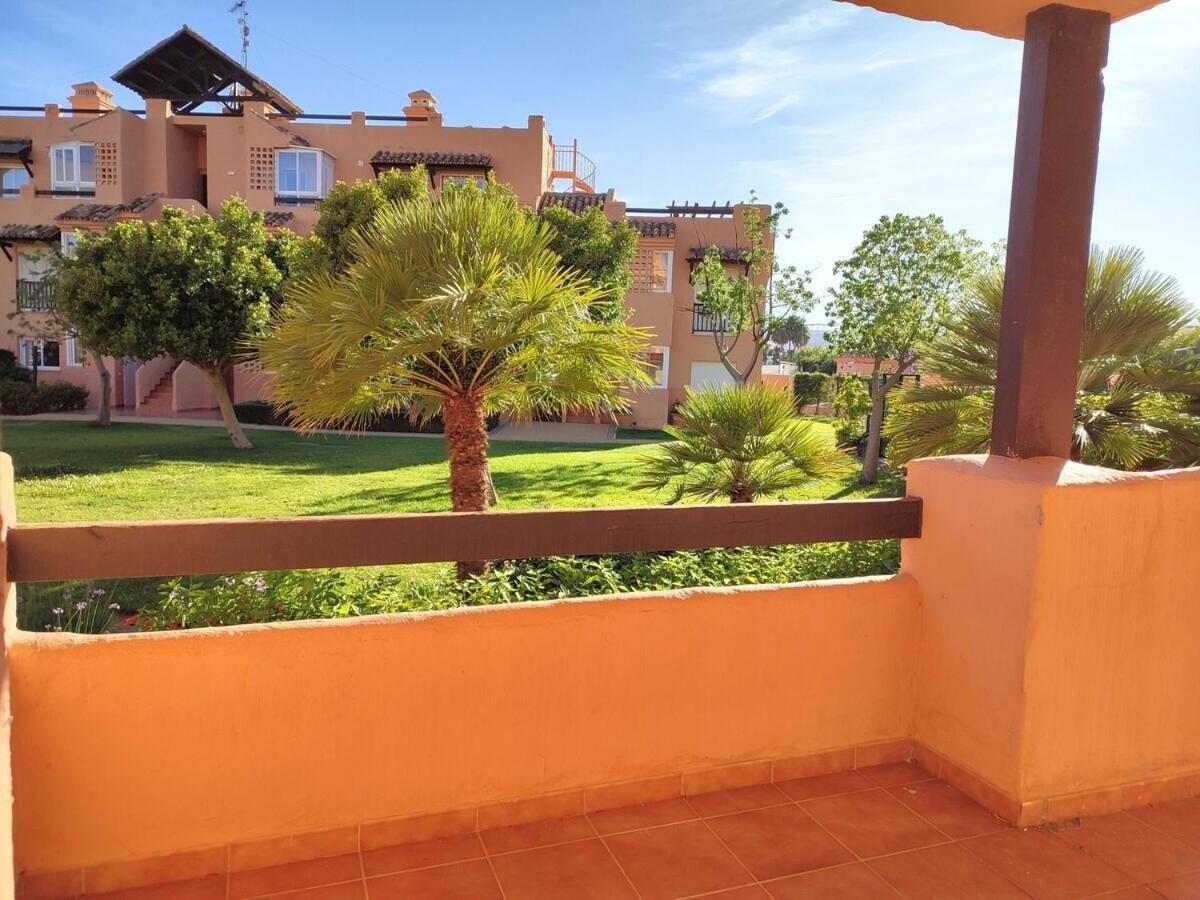 Casares Del Sol Apartment Екстериор снимка