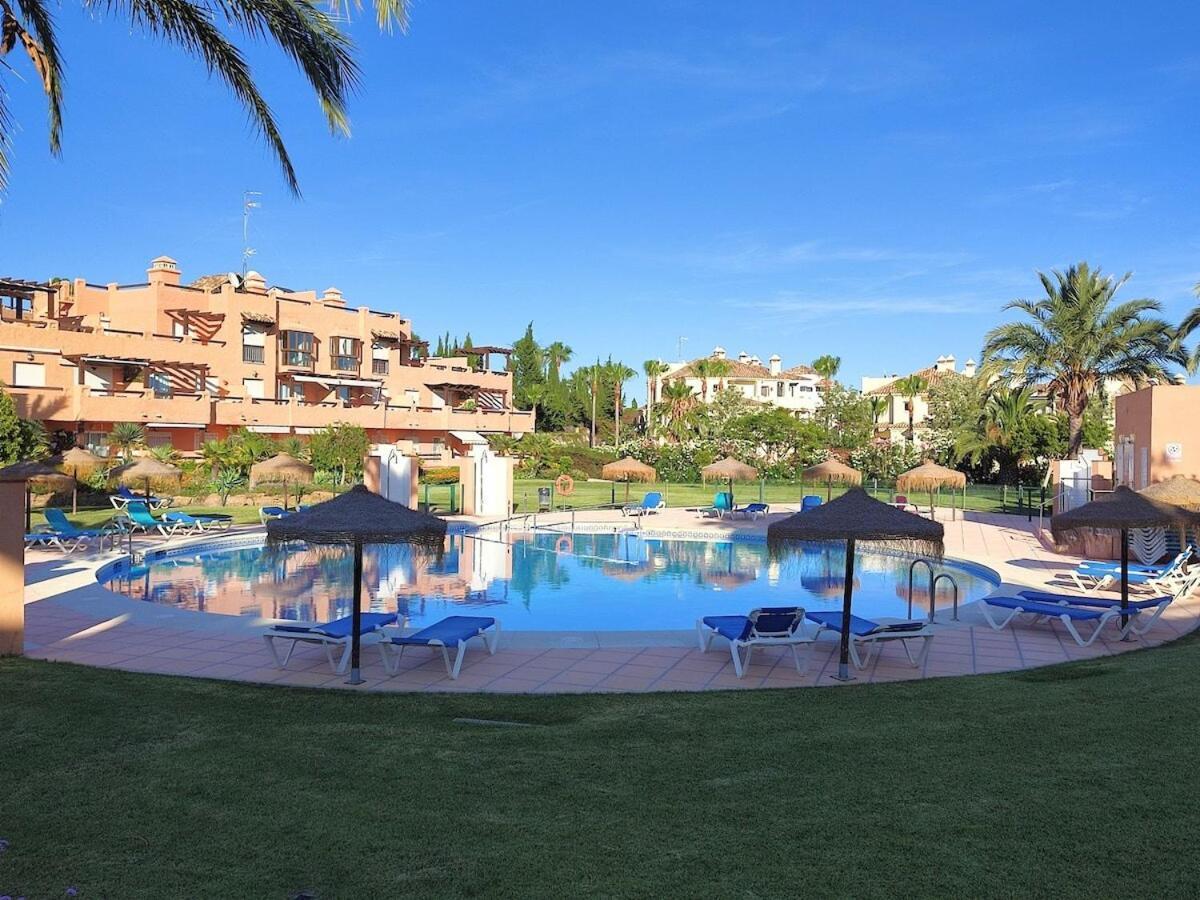 Casares Del Sol Apartment Екстериор снимка