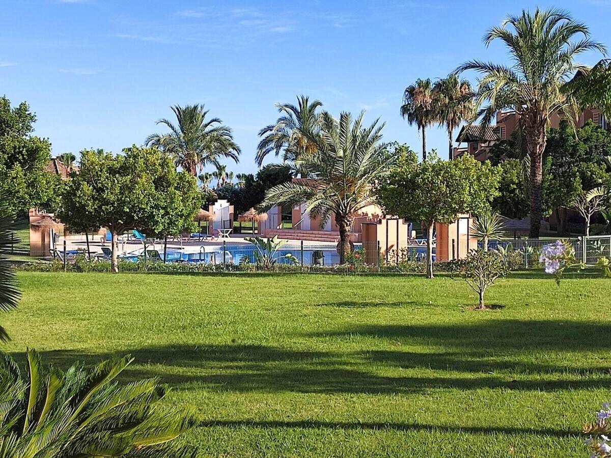 Casares Del Sol Apartment Екстериор снимка
